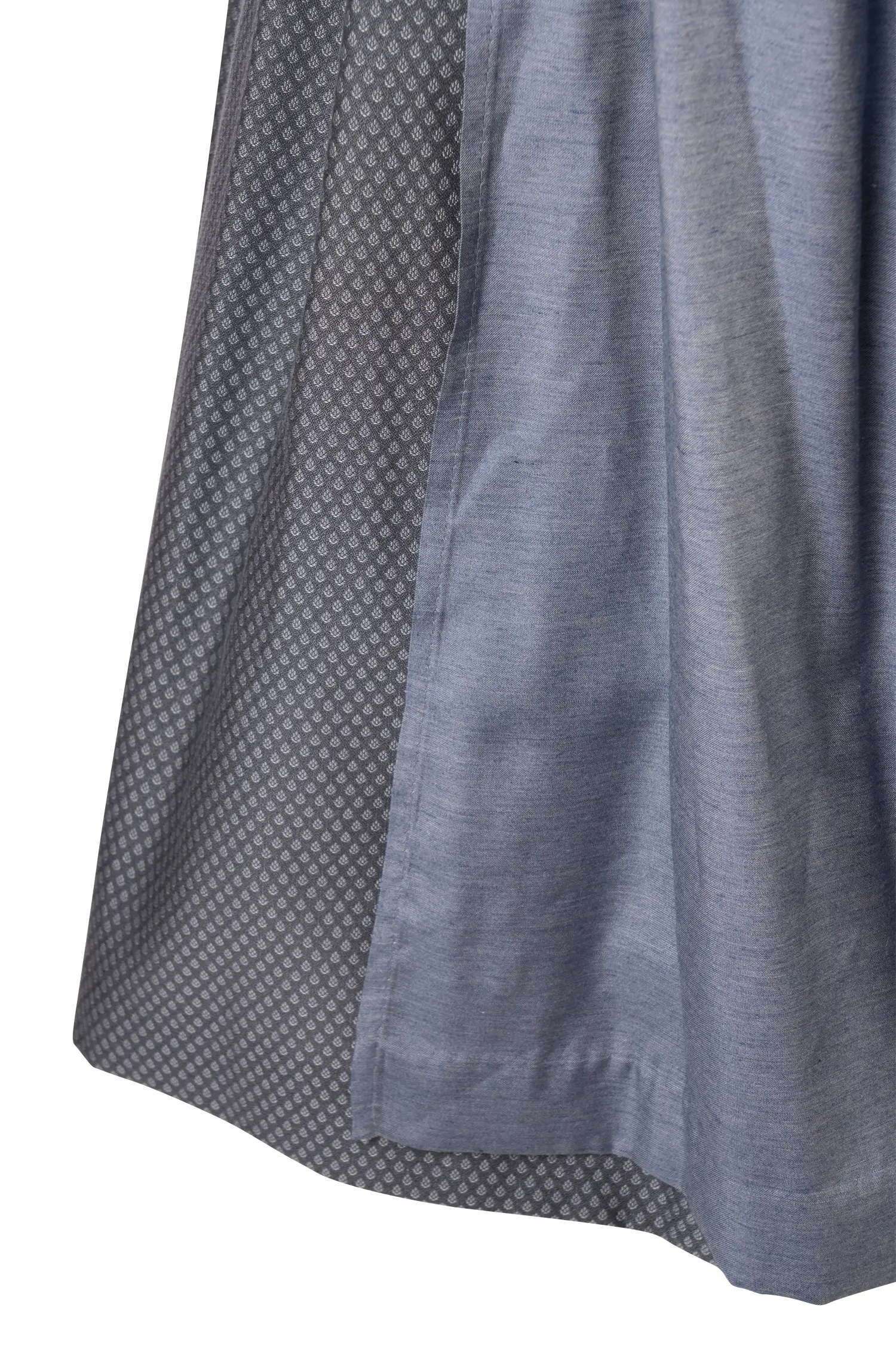 3098-0388-bl6-23-08-1801949 Hammerschmid Dirndl Pillersee in stahlblau - Detail Rock
