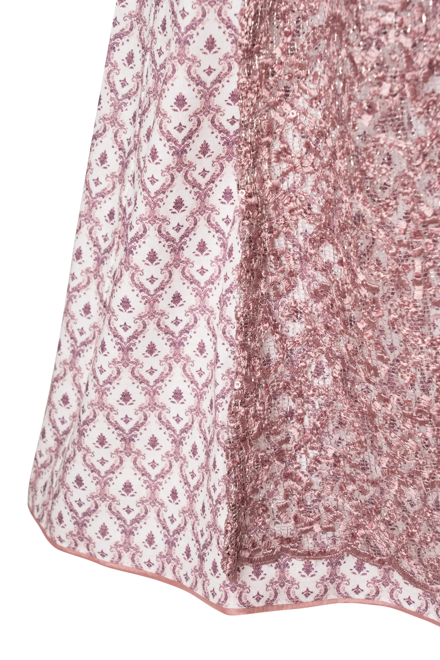 Dirndl in weiß / altrosa mit Glitzerschürze - Detail Rock