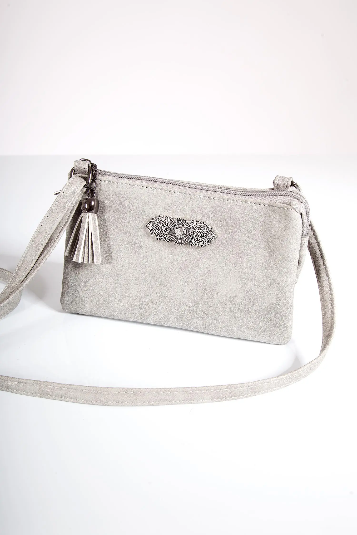 Kleine Trachtentasche in hellgrau zum umhängen 