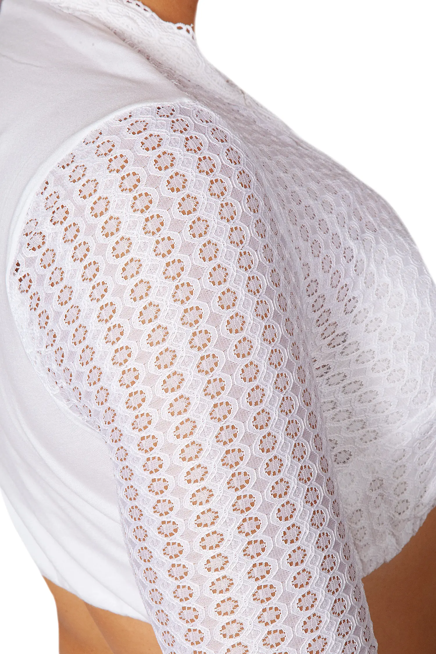 Dirndlbluse Henriette-Linda in weiß mit Spitze - Detail Ärmel