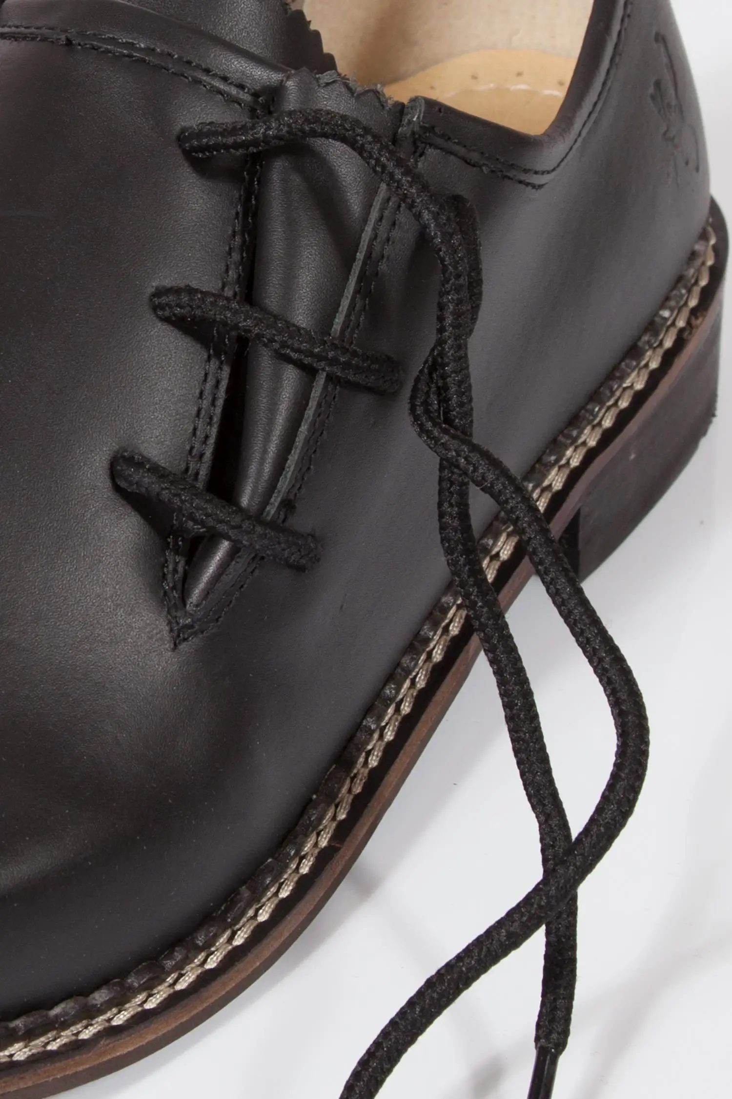 trachtenschuhe-herren-schwarz-1712-1023-sw7-19-09b-9095-d Herren Trachtenschuhe Jäger in schwarz glatt Detail