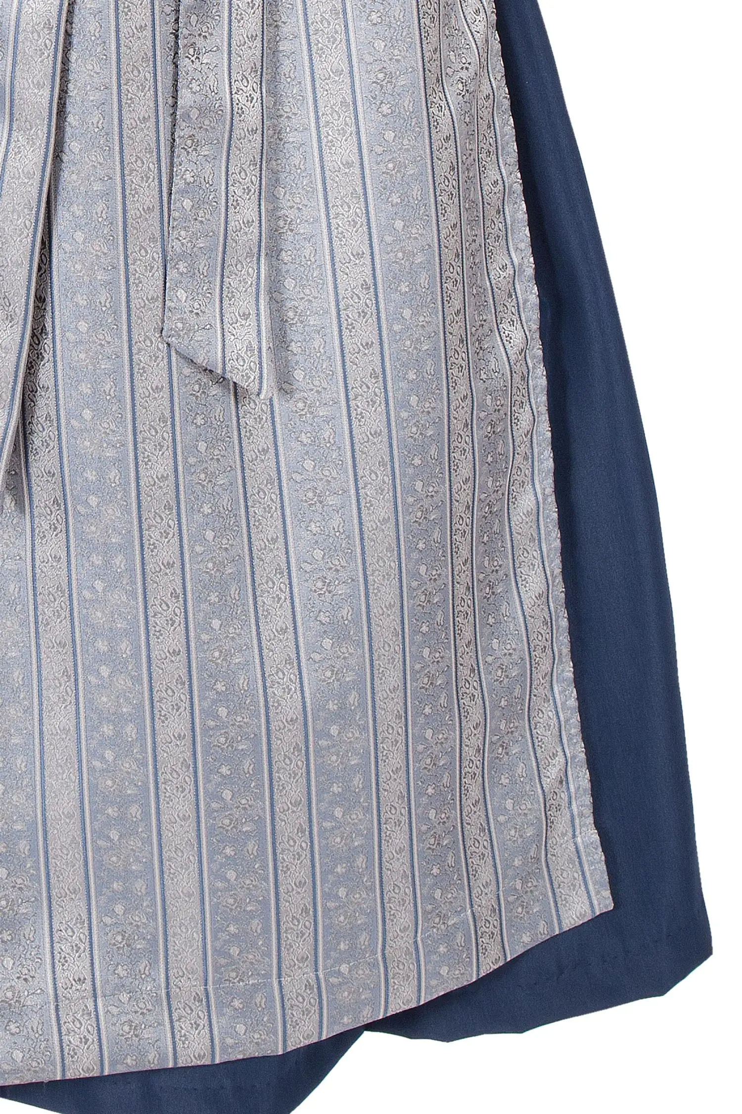 Langes Dirndl Tessa in blau und silber Detail