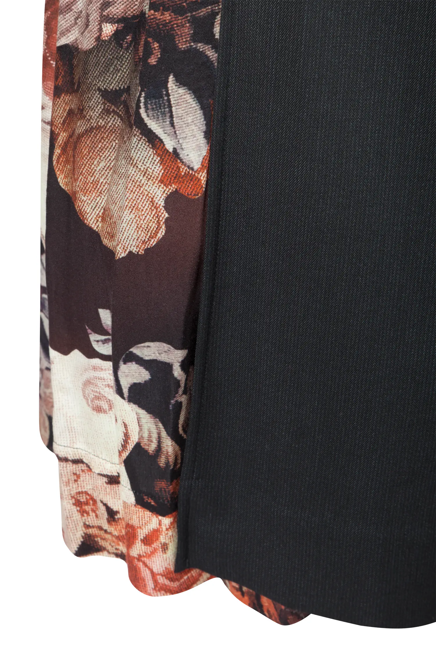 3099-0313-br7-23-07d-1780 Sportalm Dirndl mit edlem Blumendesign - Detail Rock