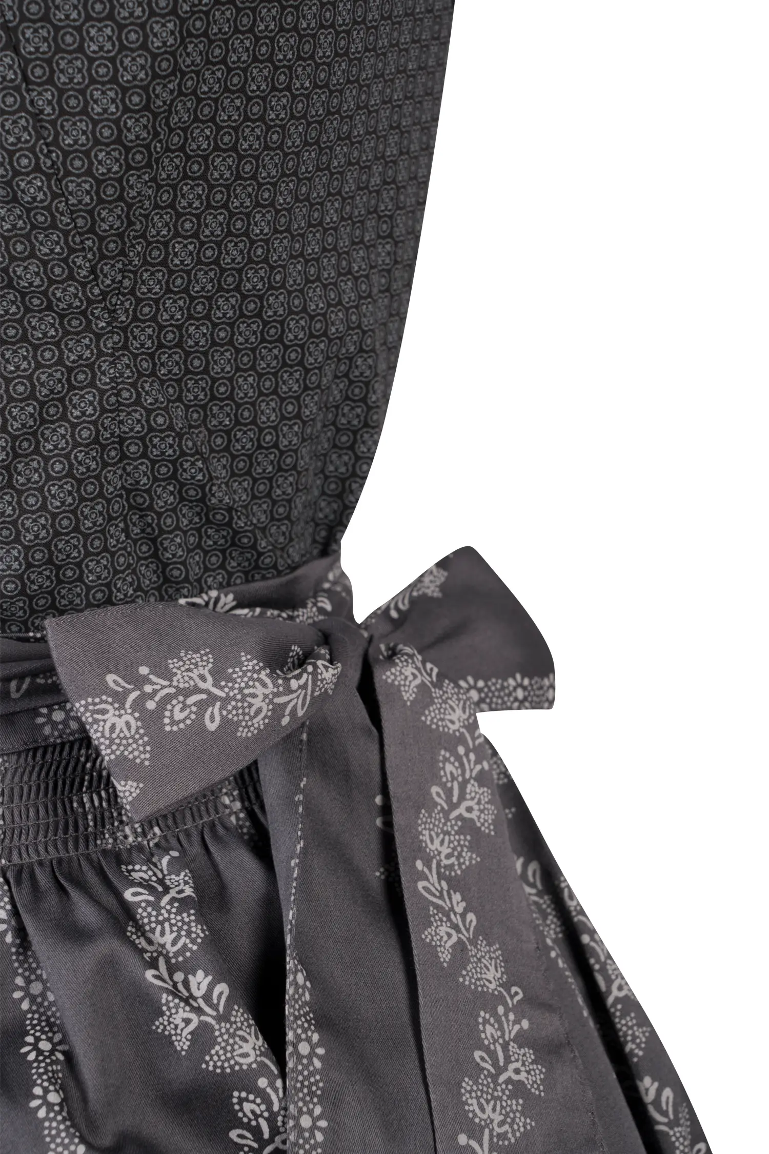 3091-1554-sw5-24-04-2904917 Dirndl Berenike in Schwarz Detail Mieder