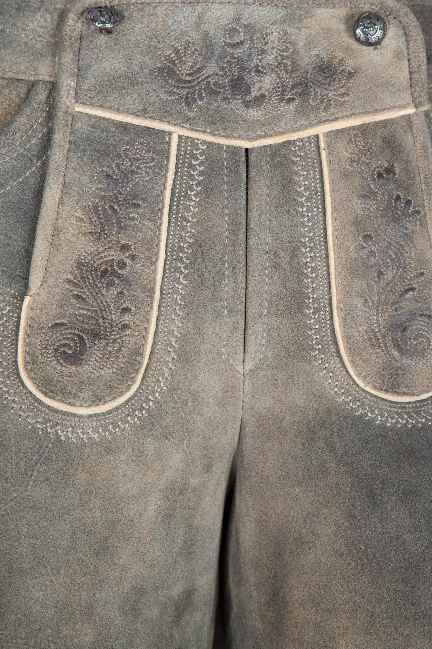 Lederhose Beka von Spieth & Wensky in Grau Kurze Lederhose Beka in braun - Detail Latz