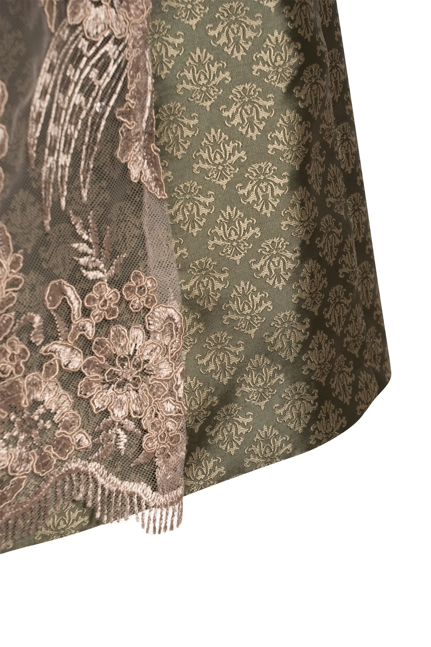 Festliches Dirndl in Grün mit Glitzerschürze Detail Rock