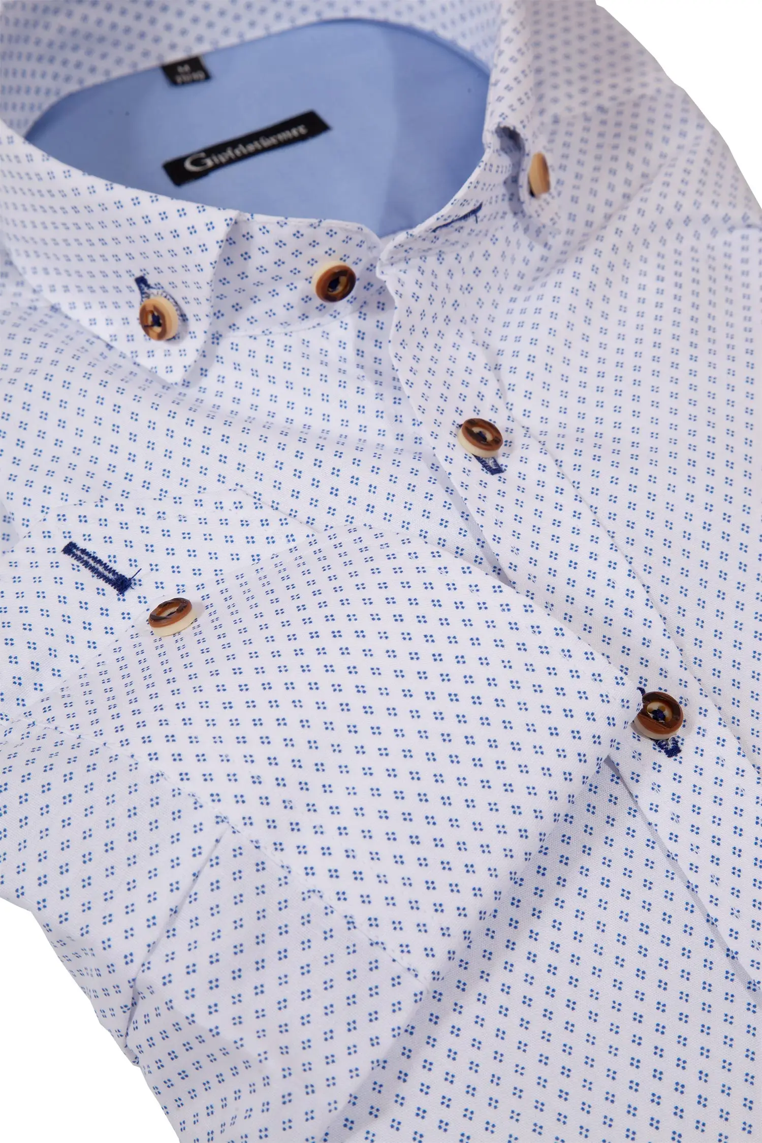 Trachtenhemd in weiß mit blauem Muster Detail