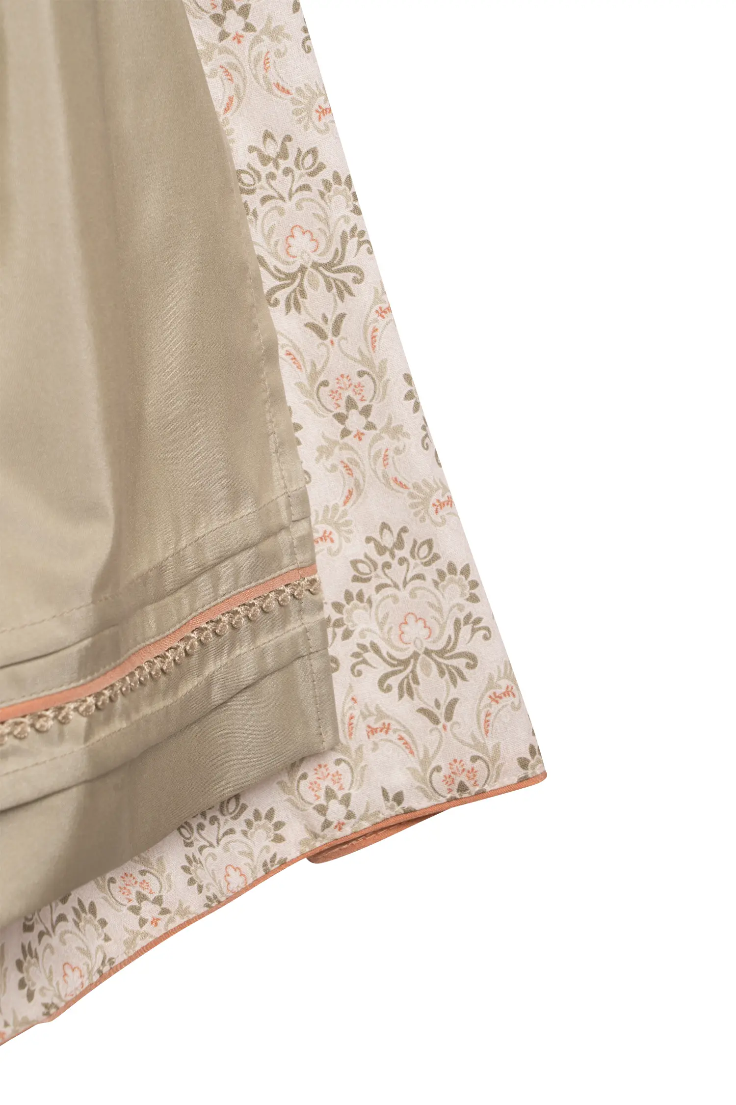 3051-1524-gn2-24-06-2605042 Bergweiss Dirndl in Hellgrün Detail Rock