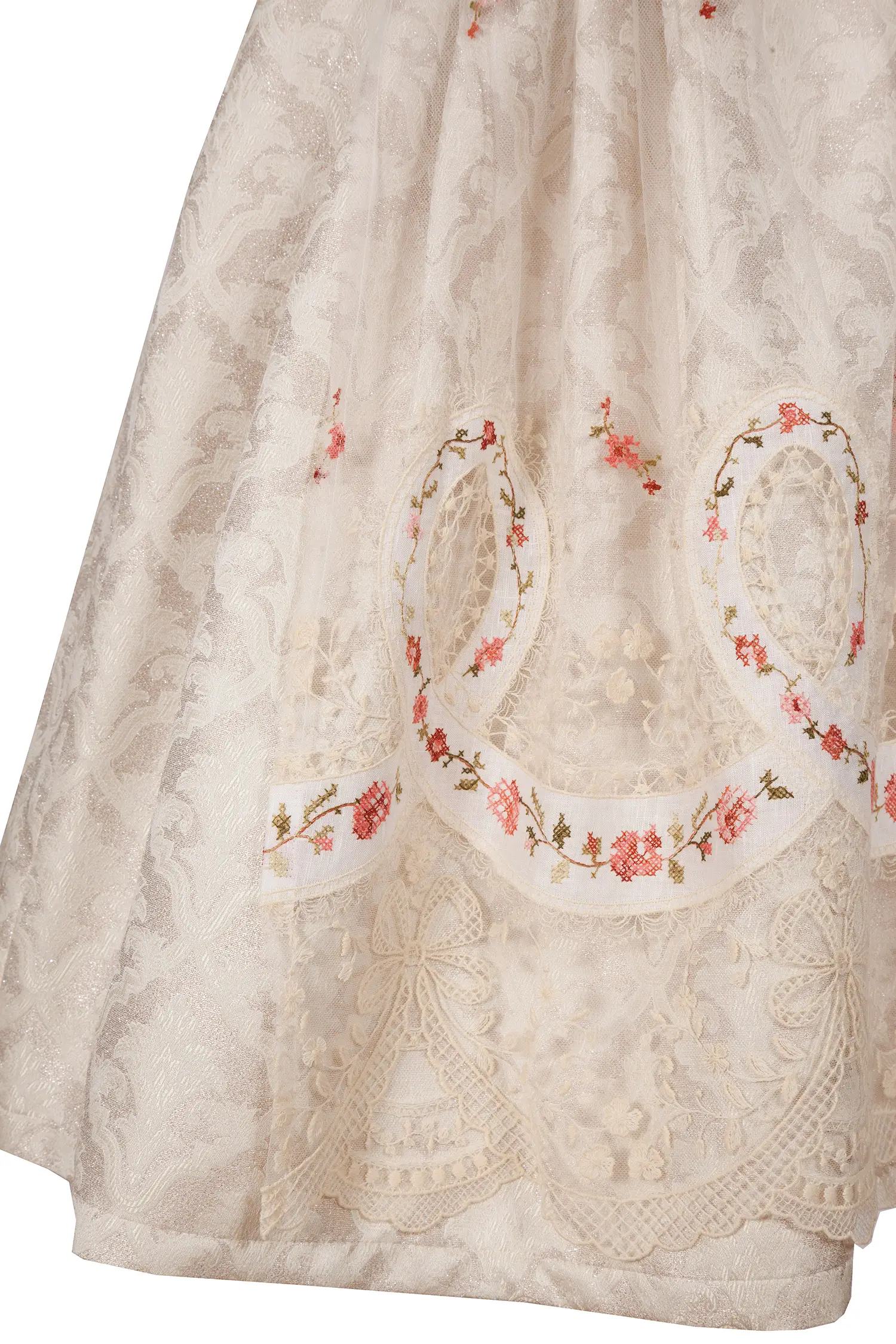 Brautdirndl in creme mit Vintage und Glamour Schürze