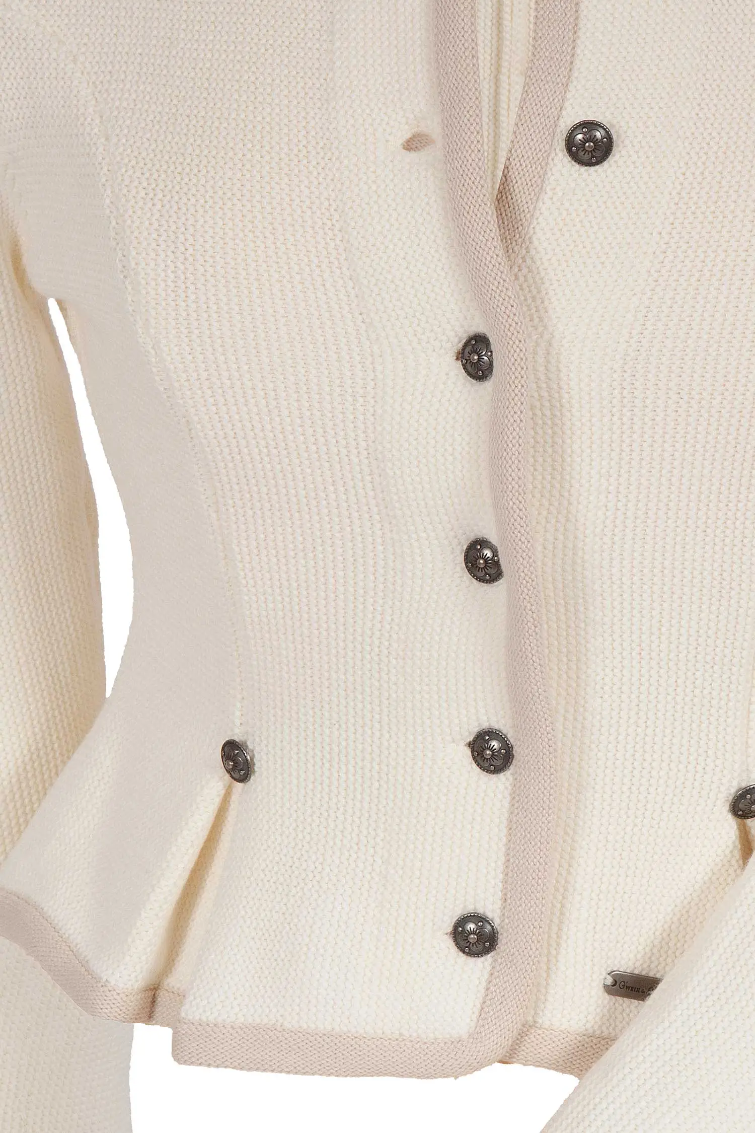 trachtenstrickjacke-creme-2210-1137-ws5-18-02k-0412-b Trachten Strickjacke für Damen in creme und beige mit Schößchen Detail