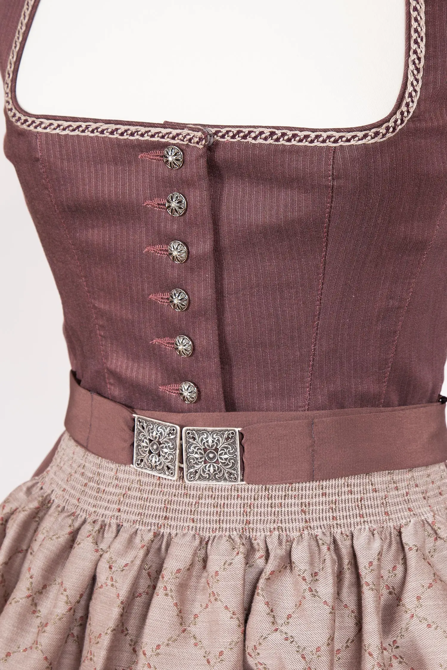 midi-dirndl-aubergine-taupe-3097-1613-vi9-20-03d-8247-e Midi Dirndl in aubergine und taupe Detail