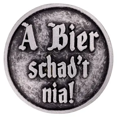 Anstecker "A Bier schad't nia!" von Gaudiknopf in Altsilber Gaudiknopf Anstecker A Bier schadt nia