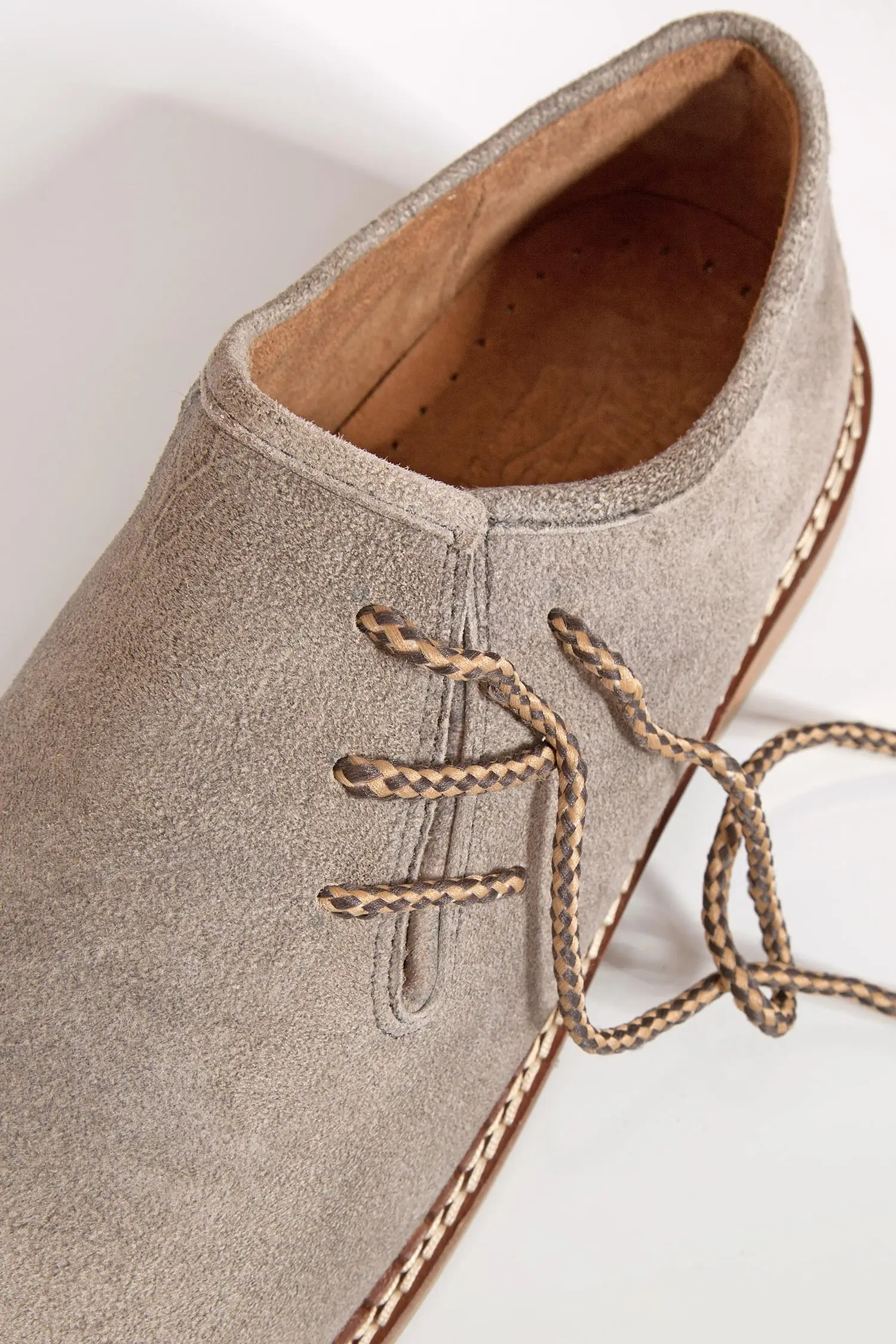Trachtenschuhe aus Leder in grau als Haferlschuh Detail